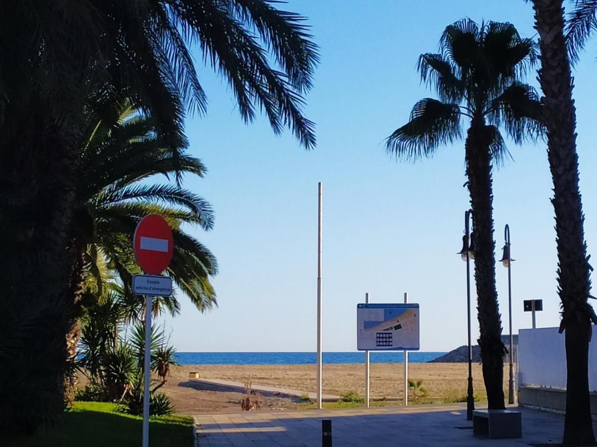 Encantador Apartamento Frente A La Playa De Bara Apartment Roda de Bera Exterior photo